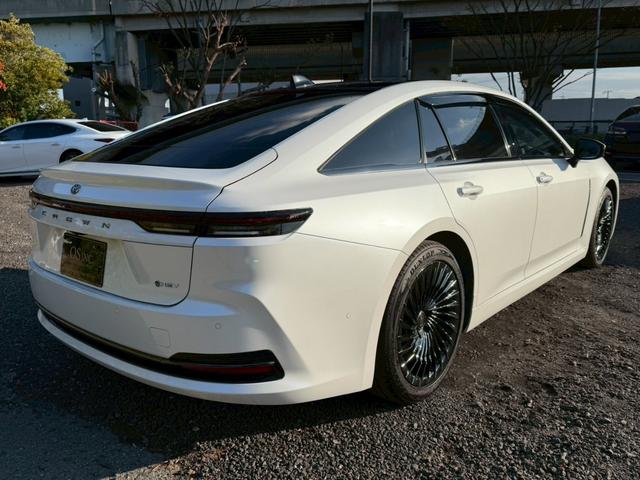 クラウン Ｚ　／パノラマルーフ／デジタルインナーミラー／アドバンスドライブ／ＨＵＤ／ＢＳＭ／衝突軽減／レーダークルーズ／レーンキープ／コーナーセンサー／全周囲カメラ／シートヒータ・エアコン／パワーバックドア／ＥＴＣ（22枚目）