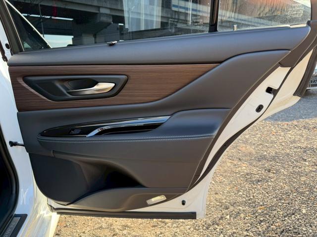 クラウン Ｚ　／パノラマルーフ／デジタルインナーミラー／アドバンスドライブ／ＨＵＤ／ＢＳＭ／衝突軽減／レーダークルーズ／レーンキープ／コーナーセンサー／全周囲カメラ／シートヒータ・エアコン／パワーバックドア／ＥＴＣ（62枚目）