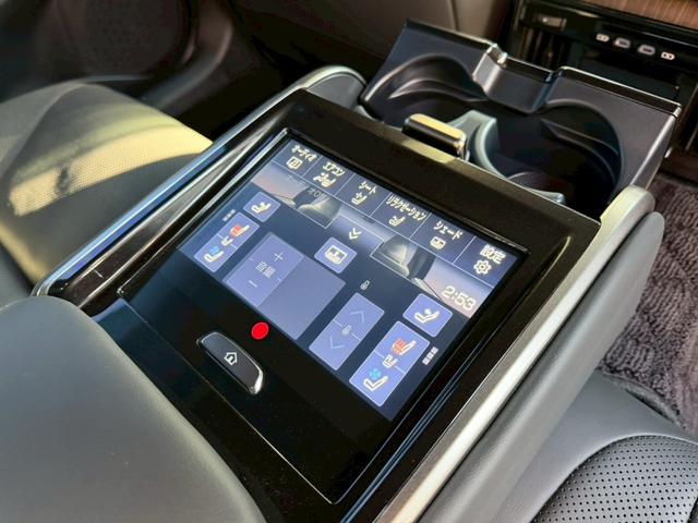 クラウン Ｚ　／パノラマルーフ／デジタルインナーミラー／アドバンスドライブ／ＨＵＤ／ＢＳＭ／衝突軽減／レーダークルーズ／レーンキープ／コーナーセンサー／全周囲カメラ／シートヒータ・エアコン／パワーバックドア／ＥＴＣ（69枚目）