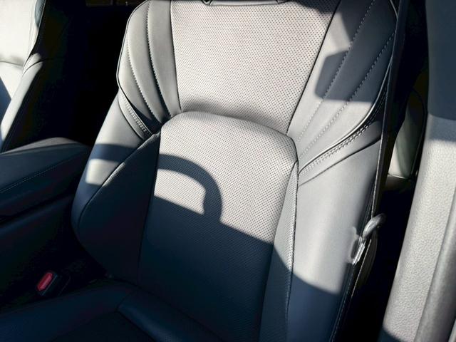 クラウン Ｚ　／パノラマルーフ／デジタルインナーミラー／アドバンスドライブ／ＨＵＤ／ＢＳＭ／衝突軽減／レーダークルーズ／レーンキープ／コーナーセンサー／全周囲カメラ／シートヒータ・エアコン／パワーバックドア／ＥＴＣ（76枚目）