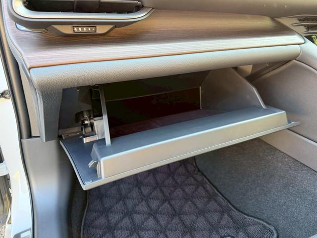 クラウン Ｚ　／パノラマルーフ／デジタルインナーミラー／アドバンスドライブ／ＨＵＤ／ＢＳＭ／衝突軽減／レーダークルーズ／レーンキープ／コーナーセンサー／全周囲カメラ／シートヒータ・エアコン／パワーバックドア／ＥＴＣ（78枚目）