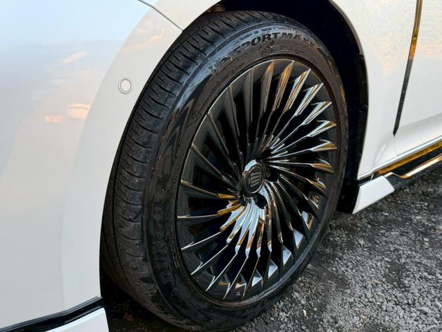 クラウン Ｚ／モデリスタ　／デジタルインナーミラー／パノラマルーフ／ＨＵＤ／ＢＳＭ／アドバンスドライブ／衝突軽減／レーダークルーズ／レーンキープ／コーナーセンサー／全周囲カメラ／パワーバックドア／シートヒータ・エアコン／ＥＴＣ（8枚目）