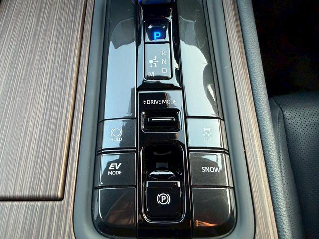 クラウン Ｚ／モデリスタ　／デジタルインナーミラー／パノラマルーフ／ＨＵＤ／ＢＳＭ／アドバンスドライブ／衝突軽減／レーダークルーズ／レーンキープ／コーナーセンサー／全周囲カメラ／パワーバックドア／シートヒータ・エアコン／ＥＴＣ（53枚目）