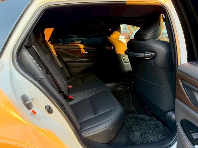 クラウン Ｚ／モデリスタ　／デジタルインナーミラー／パノラマルーフ／ＨＵＤ／ＢＳＭ／アドバンスドライブ／衝突軽減／レーダークルーズ／レーンキープ／コーナーセンサー／全周囲カメラ／パワーバックドア／シートヒータ・エアコン／ＥＴＣ（64枚目）