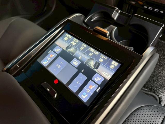 クラウン Ｚ／モデリスタ　／デジタルインナーミラー／パノラマルーフ／ＨＵＤ／ＢＳＭ／アドバンスドライブ／衝突軽減／レーダークルーズ／レーンキープ／コーナーセンサー／全周囲カメラ／パワーバックドア／シートヒータ・エアコン／ＥＴＣ（66枚目）