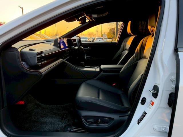 クラウン Ｚ／モデリスタ　／デジタルインナーミラー／パノラマルーフ／ＨＵＤ／ＢＳＭ／アドバンスドライブ／衝突軽減／レーダークルーズ／レーンキープ／コーナーセンサー／全周囲カメラ／パワーバックドア／シートヒータ・エアコン／ＥＴＣ（74枚目）