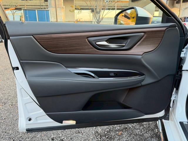 クラウン Ｚ／モデリスタ　／デジタルインナーミラー／パノラマルーフ／ＨＵＤ／ＢＳＭ／アドバンスドライブ／衝突軽減／レーダークルーズ／レーンキープ／コーナーセンサー／全周囲カメラ／パワーバックドア／シートヒータ・エアコン／ＥＴＣ（75枚目）