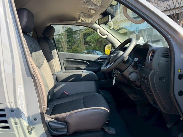 キャラバン ロンググランドプレミアムGX /登録済未使用車/デジタルインナーミラー/コーナーセンサー/全周囲カメラ/片側パワースライドドア/ハーフレザーシート/オートライト/プッシュスタート/ディーゼルターボ(34枚目)