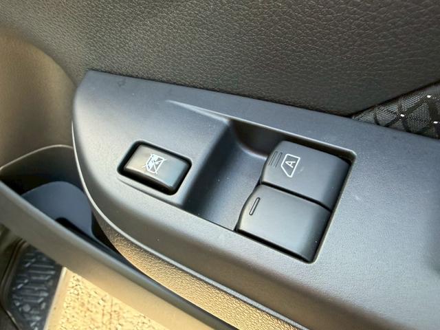 キャラバン ロンググランドプレミアムGX ディーゼルターボ/登録済未使用車/デジタルインナーミラー/コーナーセンサー/全周囲カメラ/片側パワースライドドア/ハーフレザーシート/オートライト/プッシュスタート(33枚目)