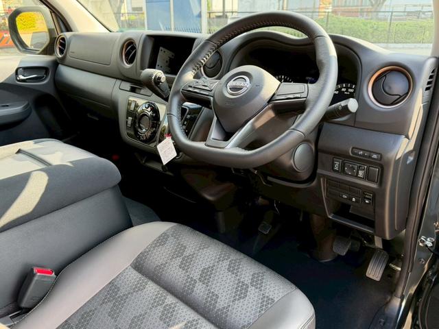 キャラバン ロンググランドプレミアムGX ディーゼルターボ/登録済未使用車/デジタルインナーミラー/コーナーセンサー/全周囲カメラ/片側パワースライドドア/ハーフレザーシート/オートライト/プッシュスタート(38枚目)