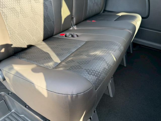 キャラバン ロンググランドプレミアムGX ディーゼルターボ/登録済未使用車/デジタルインナーミラー/コーナーセンサー/全周囲カメラ/片側パワースライドドア/ハーフレザーシート/オートライト/プッシュスタート(55枚目)