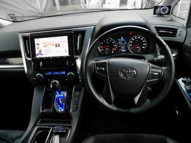 ヴェルファイア ３．５ＺＡ　Ｇエディション　４ＷＤ　純正９インチフルセグナビ　ＤＶＤ再生　ＢＴオーディオ　パノラミックビュー　ＥＴＣ　アルパイン製フリップダウンモニター　ローダウン　２０ＡＷ　オットマン付電動ハーフレザーシート　パワーバックドア（2枚目）