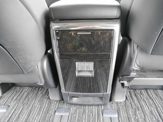 ヴェルファイア ３．５ＺＡ　Ｇエディション　４ＷＤ　純正９インチフルセグナビ　ＤＶＤ再生　ＢＴオーディオ　パノラミックビュー　ＥＴＣ　アルパイン製フリップダウンモニター　ローダウン　２０ＡＷ　オットマン付電動ハーフレザーシート　パワーバックドア（39枚目）