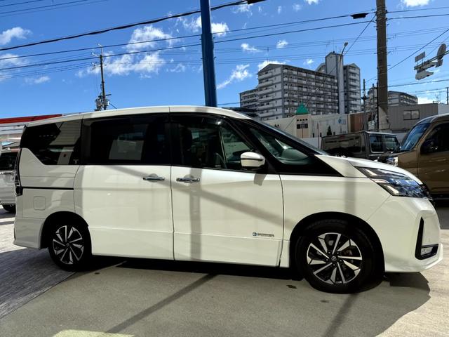 セレナ ｅ－パワー　ハイウェイスター　プロパイロット　全方位モニター付純正９インチフルセグナビ　ブルーレイ対応　純正リヤモニター　ＥＴＣ　ナビ連動ドライブレコーダー　両側電動スライドドア　サブウーファ　１６インチＡＷ　ワンオーナー（8枚目）