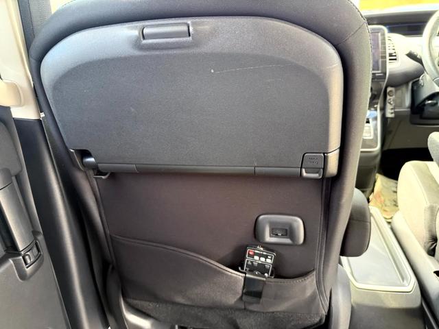 セレナ ｅ－パワー　ハイウェイスター　プロパイロット　全方位モニター付純正９インチフルセグナビ　ブルーレイ対応　純正リヤモニター　ＥＴＣ　ナビ連動ドライブレコーダー　両側電動スライドドア　サブウーファ　１６インチＡＷ　ワンオーナー（36枚目）