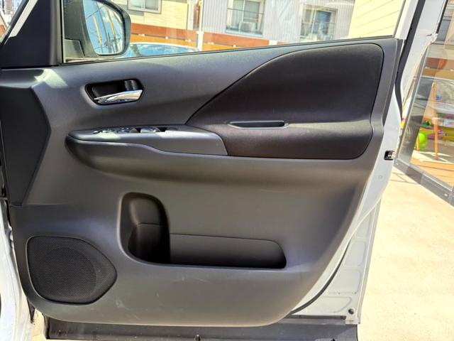 セレナ ｅ－パワー　ハイウェイスター　プロパイロット　全方位モニター付純正９インチフルセグナビ　ブルーレイ対応　純正リヤモニター　ＥＴＣ　ナビ連動ドライブレコーダー　両側電動スライドドア　サブウーファ　１６インチＡＷ　ワンオーナー（40枚目）