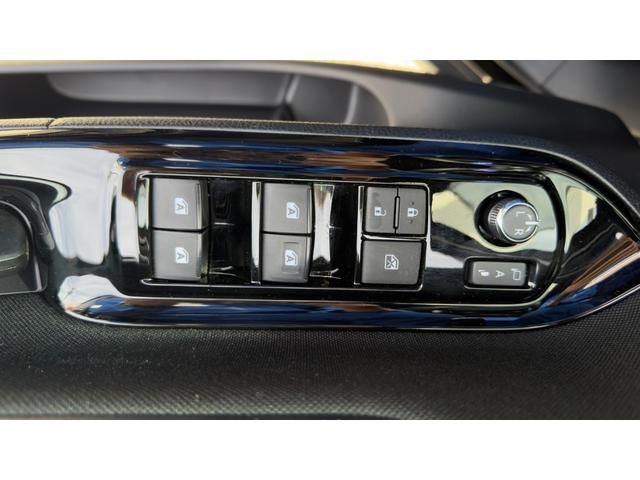 ヴォクシー ＺＳ　煌ＩＩ　純正１０インチフルセグナビ　ＤＶＤ再生　ＢＴオーディオ　バックカメラ　ＥＴＣ　ドライブレコーダー　革調シートカバー　両側電動スライドドア　ＬＥＤヘッドランプ　１６インチＡＷ　　禁煙ワンオーナー（33枚目）