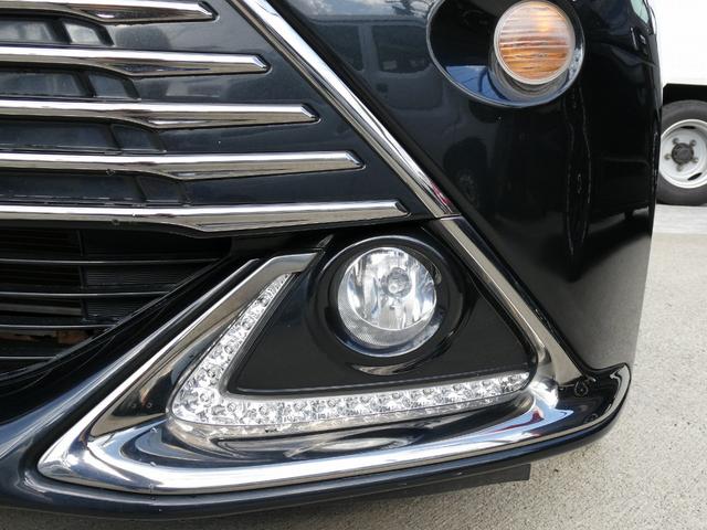 アクア Ｇ　Ｇ’ｓ　パナソニック製フルセグナビ　ＤＶＤ再生　ＨＤＭＩ入力対応　ＥＴＣ　バックカメラ　１７インチＡＷ　ウィンカー付電動格納式ドアミラー　オートＡＣ　専用コンビレザーシート　キーレスキー　ワンオーナー（10枚目）