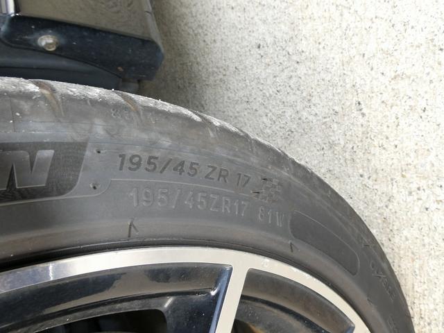 アクア Ｇ　Ｇ’ｓ　パナソニック製フルセグナビ　ＤＶＤ再生　ＨＤＭＩ入力対応　ＥＴＣ　バックカメラ　１７インチＡＷ　ウィンカー付電動格納式ドアミラー　オートＡＣ　専用コンビレザーシート　キーレスキー　ワンオーナー（20枚目）