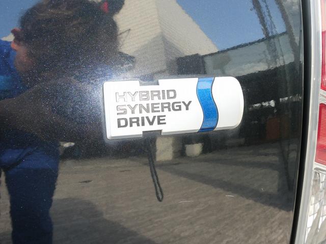 アクア Ｇ　Ｇ’ｓ　パナソニック製フルセグナビ　ＤＶＤ再生　ＨＤＭＩ入力対応　ＥＴＣ　バックカメラ　１７インチＡＷ　ウィンカー付電動格納式ドアミラー　オートＡＣ　専用コンビレザーシート　キーレスキー　ワンオーナー（24枚目）