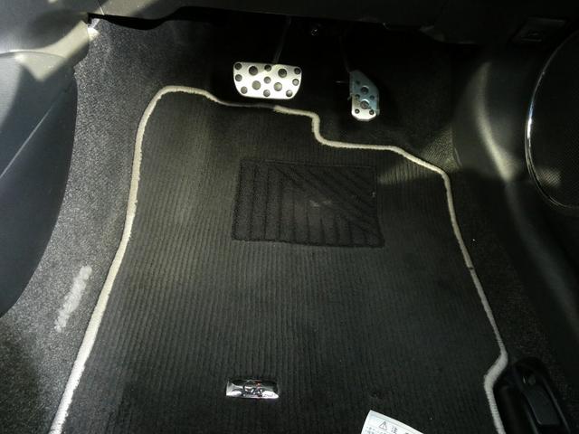 アクア Ｇ　Ｇ’ｓ　パナソニック製フルセグナビ　ＤＶＤ再生　ＨＤＭＩ入力対応　ＥＴＣ　バックカメラ　１７インチＡＷ　ウィンカー付電動格納式ドアミラー　オートＡＣ　専用コンビレザーシート　キーレスキー　ワンオーナー（53枚目）