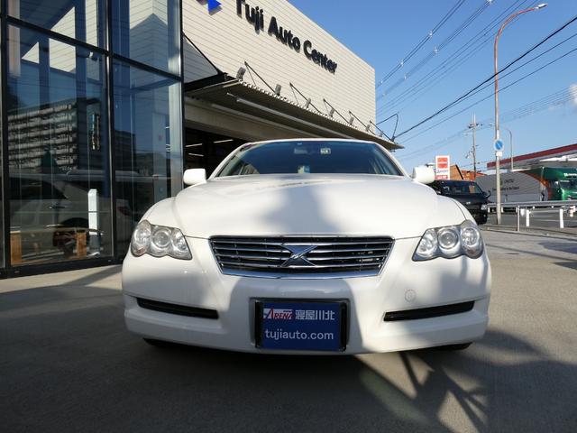 マークＸ ３００Ｇプレミアム　ＴＺ製ドライブレコーダー　ＥＴＣ　プッシュスタート　運転席助手席パワーシート　木目ハンドル　純正１６インチＡＷ　電動格納式ドアミラー　ルーフイルミネーション　スカッフプレート　禁煙ワンオーナー（3枚目）