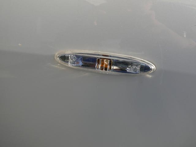 マークＸ ３００Ｇプレミアム　ＴＺ製ドライブレコーダー　ＥＴＣ　プッシュスタート　運転席助手席パワーシート　木目ハンドル　純正１６インチＡＷ　電動格納式ドアミラー　ルーフイルミネーション　スカッフプレート　禁煙ワンオーナー（23枚目）