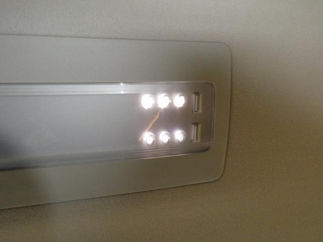 マークＸ ３００Ｇプレミアム　ＴＺ製ドライブレコーダー　ＥＴＣ　プッシュスタート　運転席助手席パワーシート　木目ハンドル　純正１６インチＡＷ　電動格納式ドアミラー　ルーフイルミネーション　スカッフプレート　禁煙ワンオーナー（60枚目）