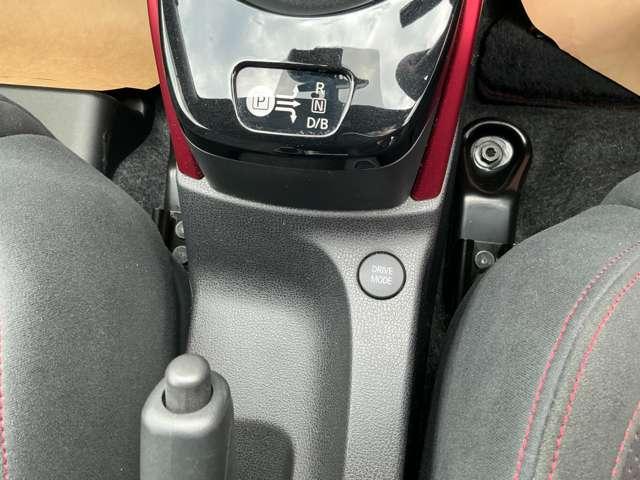 ノート 1.2 e-POWER NISMO NISMO純正アルミホイール! LEDランプ ワンオーナー車 Bカメラ メモリーナビ付き レーンアシスト フルオートエアコン スマートキープッシュスタート Wエアバッグ アルミ キーフリー パワーステアリング エアバック ワンセグ(10枚目)
