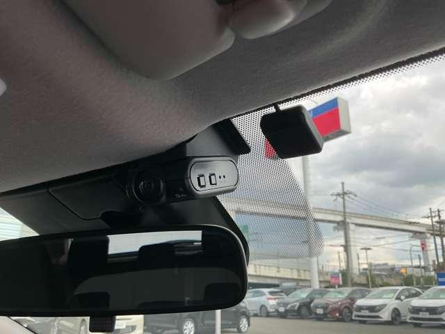 ノート １．２　Ｘ　バックカメラ　リアカメラ　衝突被害軽減ブレ－キ　ＥＴＣ付　ＬＥＤヘッドライト　レーンアシスト　インテリジェントキー　ドラレコ　ワンセグＴＶ　ＴＶナビ　サイドカーテンエアバック　メモリーナビ　パワーウィンドウ　ＡＢＳ（14枚目）