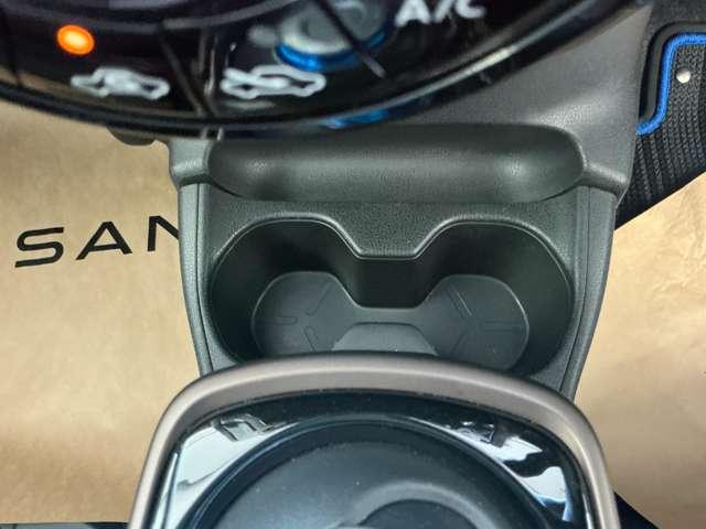 ノート 1.2 e-POWER メダリスト バックカメラ 被害軽減ブレーキ TVナビ ドライブレコーダ バックモニター クルコン インテリキー LEDランプ 車線逸脱警報システム ワンオーナー キーフリー アルミホイール オートエアコン パワーウインドウ(8枚目)