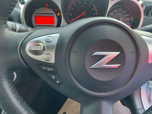 ナビの音量など手元で操作できる、便利なハンドルスイッチ付き。