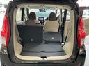 リヤシートは５：５の分割可倒式を採用しておりますので、乗車人数やお荷物の量に合わせてシートアレンジが可能です。
