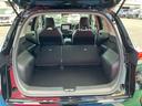 ラゲッジスペースは高さもあり広々。後席収納でさらに広がります。