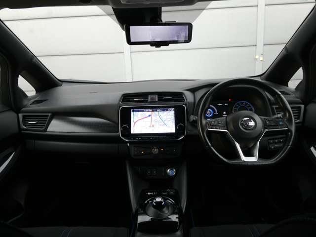 リーフ Ｘ　Ｖセレクション　ワンオーナー　レーダークルコン　３６０°カメラ　踏み間違い防止装置　ＬＥＤランプ　セキュリティ　１オーナー　ＥＴＣ　インテリキー　レーンキープアシスト　サイドエアバッグ　パワーウィンドウ　ＡＢＳ　メモリ－ナビ　ＡＷ（4枚目）