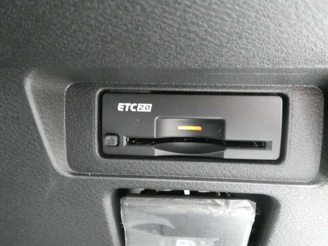 ノート １．２　Ｘ　試乗車アップ車両　元社用車　リアカメラ　衝突被害軽減ブレ－キ　全方位カメラ　ＥＴＣ付　ＬＥＤヘッドライト　レーダークルーズ　レーンアシスト　インテリジェントキー　ワンオーナー　盗難防止システム　ワンセグＴＶ　ＴＶナビ　試乗車ＵＰ（8枚目）