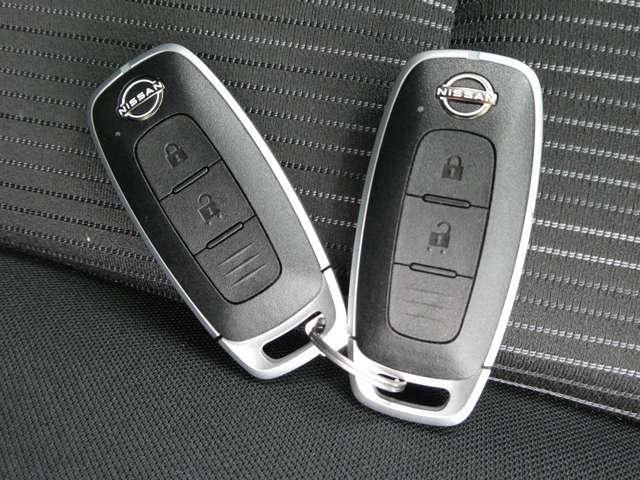 ノート １．２　Ｘ　試乗車アップ車両　元社用車　リアカメラ　衝突被害軽減ブレ－キ　全方位カメラ　ＥＴＣ付　ＬＥＤヘッドライト　レーダークルーズ　レーンアシスト　インテリジェントキー　ワンオーナー　盗難防止システム　ワンセグＴＶ　ＴＶナビ　試乗車ＵＰ（9枚目）