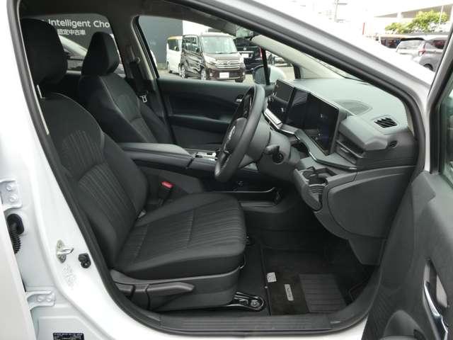 ノート １．２　Ｘ　試乗車アップ車両　元社用車　リアカメラ　衝突被害軽減ブレ－キ　全方位カメラ　ＥＴＣ付　ＬＥＤヘッドライト　レーダークルーズ　レーンアシスト　インテリジェントキー　ワンオーナー　盗難防止システム　ワンセグＴＶ　ＴＶナビ　試乗車ＵＰ（16枚目）