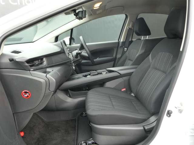 ノート １．２　Ｘ　試乗車アップ車両　元社用車　リアカメラ　衝突被害軽減ブレ－キ　全方位カメラ　ＥＴＣ付　ＬＥＤヘッドライト　レーダークルーズ　レーンアシスト　インテリジェントキー　ワンオーナー　盗難防止システム　ワンセグＴＶ　ＴＶナビ　試乗車ＵＰ（17枚目）