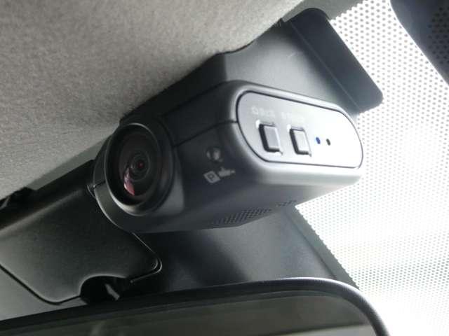 ノート １．２　Ｘ　試乗車アップ車両　元社用車　リアカメラ　衝突被害軽減ブレ－キ　ＥＴＣ付　ＬＥＤヘッドライト　レーダークルーズ　レーンアシスト　インテリジェントキー　ワンオーナー　ドラレコ　盗難防止システム　ワンセグＴＶ　ＴＶナビ　メモリーナビ（3枚目）