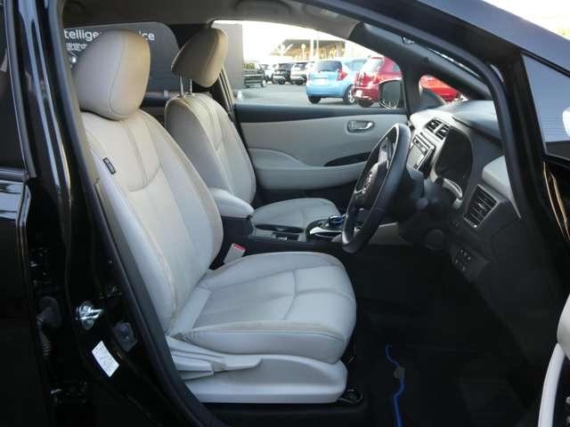 本革シートです。質感、高級感を兼ね備えておりますよ！