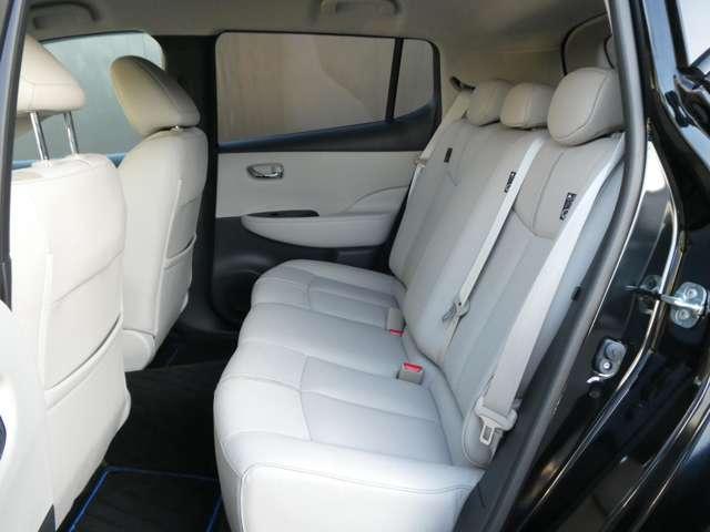 後ろの人もゆったり快適に乗れますよ！！もちろん内装も綺麗です