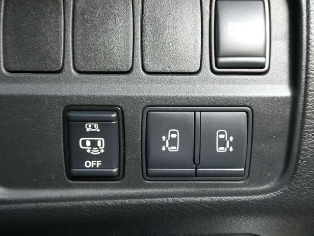 【両側オートスライドドア】スイッチひとつでオープン＆クローズ♪雨の日や沢山荷物を持っている時に大活躍！もちろん普段使いも◎