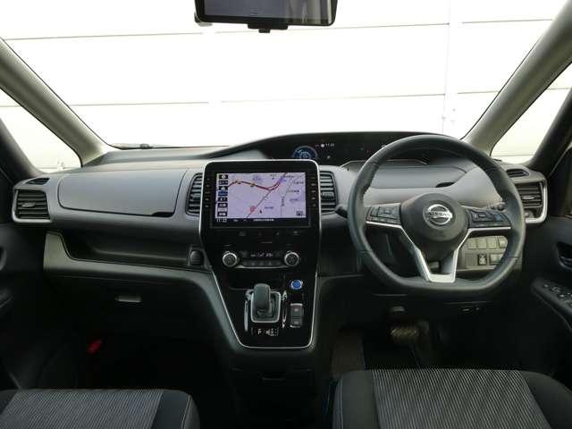 セレナ １．２　ｅ－ＰＯＷＥＲ　ハイウェイスター　Ｖ　ワンオーナー　３６０°カメラ　エマジェンシーブレーキ　１オナ　スマキー　バックカメラ　ＬＥＤ　レーンアシスト　点検記録簿付　ＥＴＣ　ドラレコ　イモビ　サイドカーテンエアバック　フルオートエアコン　アルミホイール（4枚目）