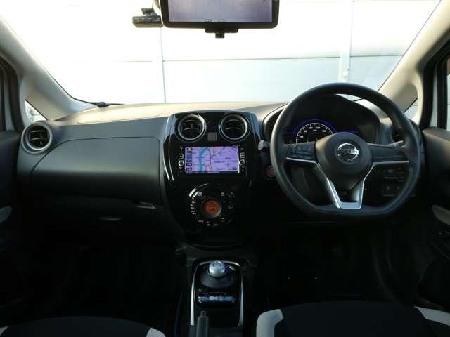 ノート 1.2 e-POWER X ワンオーナー 360°カメラ 記録簿付 Rカメラ 運転席助手席エアバック レーンキープ AUTOエアコン 1オーナー 盗難防止システム ナビTV サイドカメラ 運転席エアバッグ キーレスエントリー LEDヘッド(4枚目)