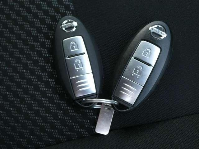 ノート 1.2 e-POWER X ワンオーナー 360°カメラ 記録簿付 Rカメラ 運転席助手席エアバック レーンキープ AUTOエアコン 1オーナー 盗難防止システム ナビTV サイドカメラ 運転席エアバッグ キーレスエントリー LEDヘッド(9枚目)