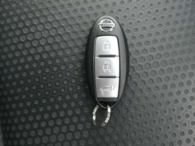 エクストレイル ２．０　２０Ｘｉ　２列車　ワンオーナー　アイドリングストップ車　ＬＥＤヘットライト　Ｒカメラ　盗難防止装置　インテリキー　レーンキープアシスト　ＥＴＣ　ドライブレコーダー　記録簿　キーフリー　１オーナー　ＴＶナビ　オートエアコン　ＡＢＳ（8枚目）