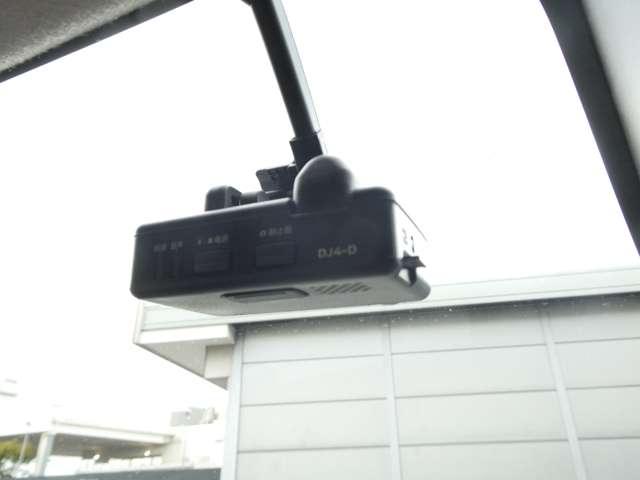 �������̎��ɉf�����L�^������Y�����h���C�u���R�[�_�[��������Ă��܂��B�i�r�Q�[�V������ʂŉf�����m�F�o���܂���B