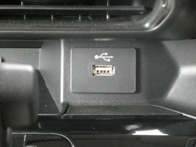 �t�r�a�\�P�b�g�@���s���ɃX�}�[�g�t�H����^�u���b�g�[�����[�d���邱�Ƃ��ł��܂��B