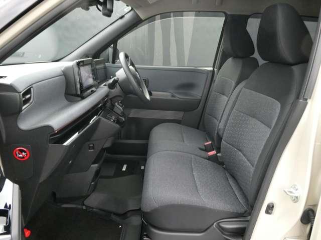 ���A��l�̏��~����J�����̂���h�A�Ŋy�`���ł��B�������Ƃ����났�������B���X�̓W���Ԃɂ̓r�j�[����킹�W�����Ă���܂��̂ŁA�����ł��B